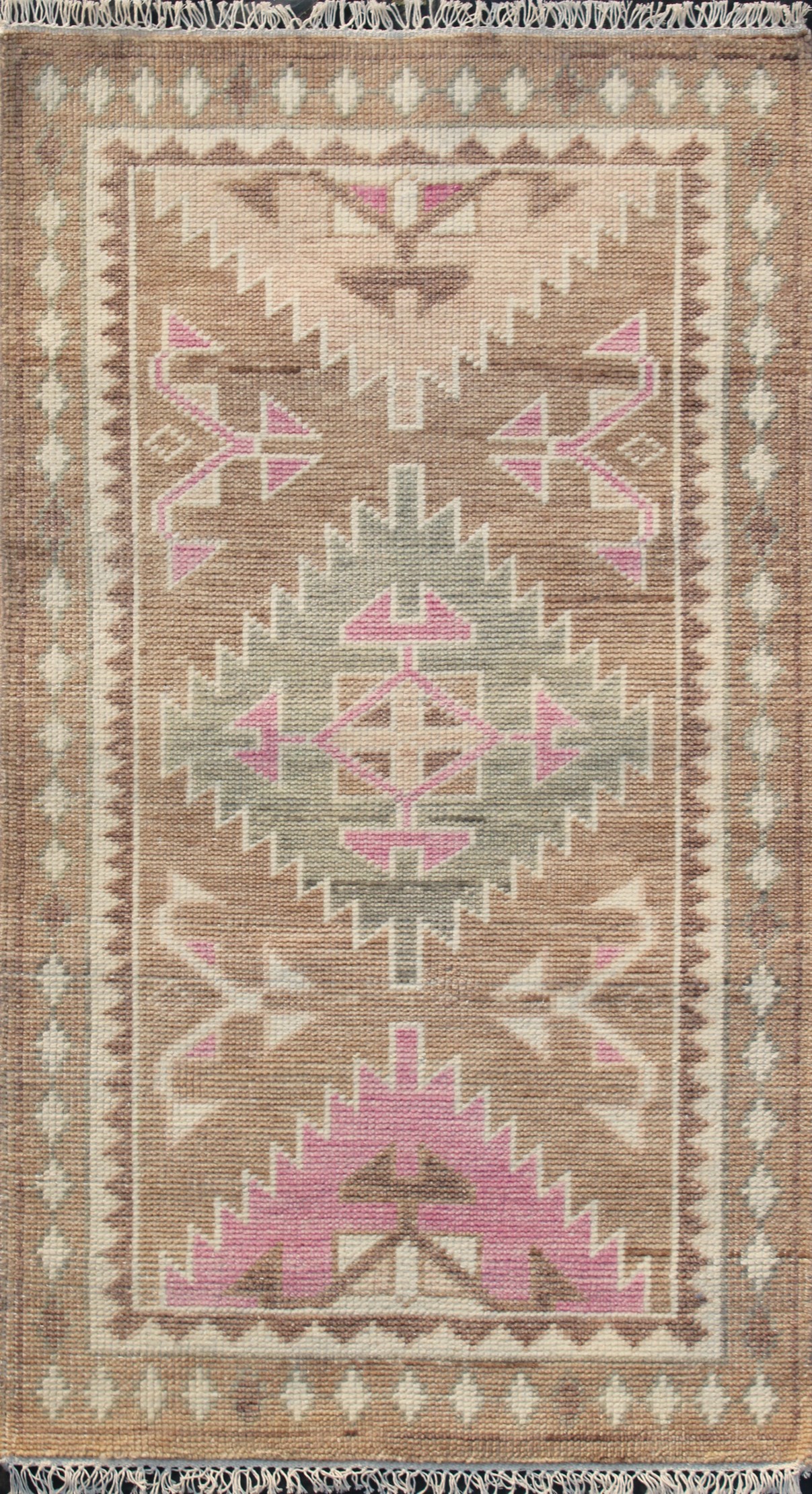 Sapphire Medallion Elegance