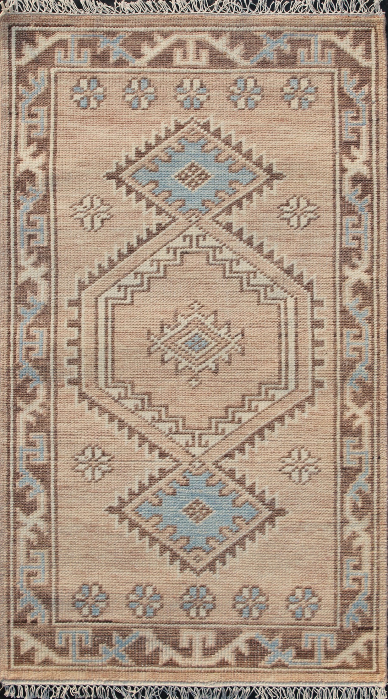 Platinum Medallion Elegance