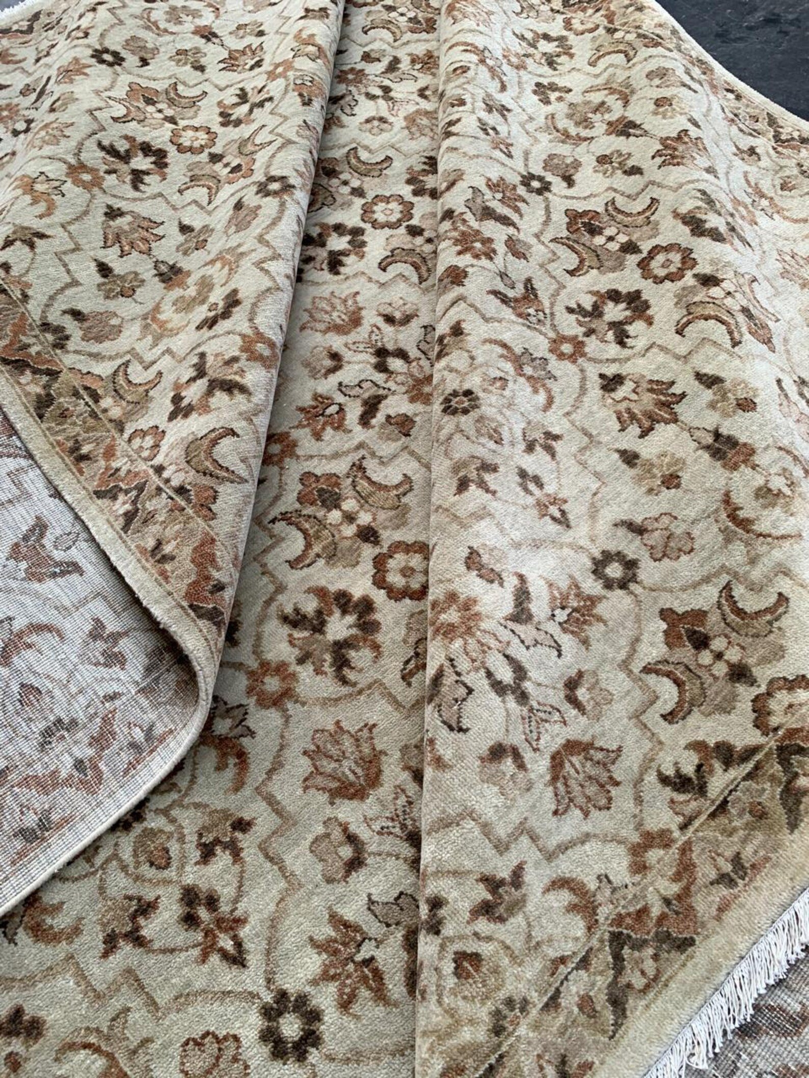 Detail view 7 of The Classic Ivory Garden Rug 8ft x 10ft